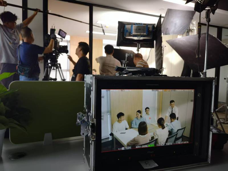 仙游县TVC拍摄公司：科技产品视觉化大师，诠释未来感与功能美学
